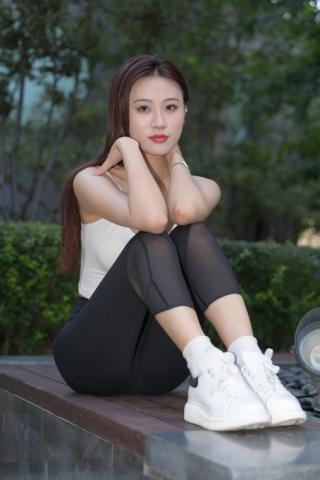 何必太多情