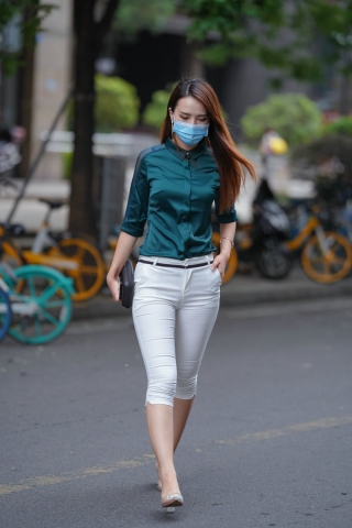 极品紧致好身材白裤美女