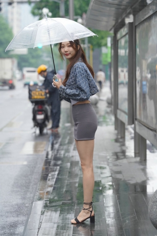 雨中行走