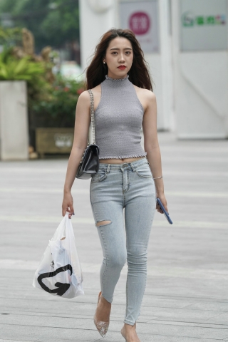 夏风微凉-紧牛美女