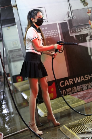 小姐姐洗车