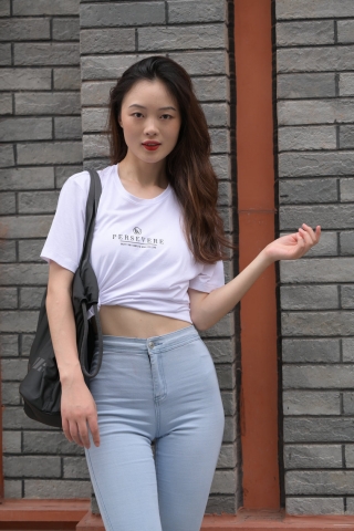 又遇一字马女孩