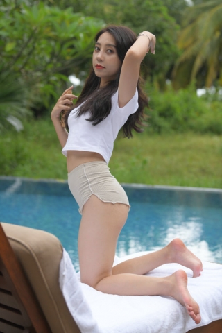 热裤女孩